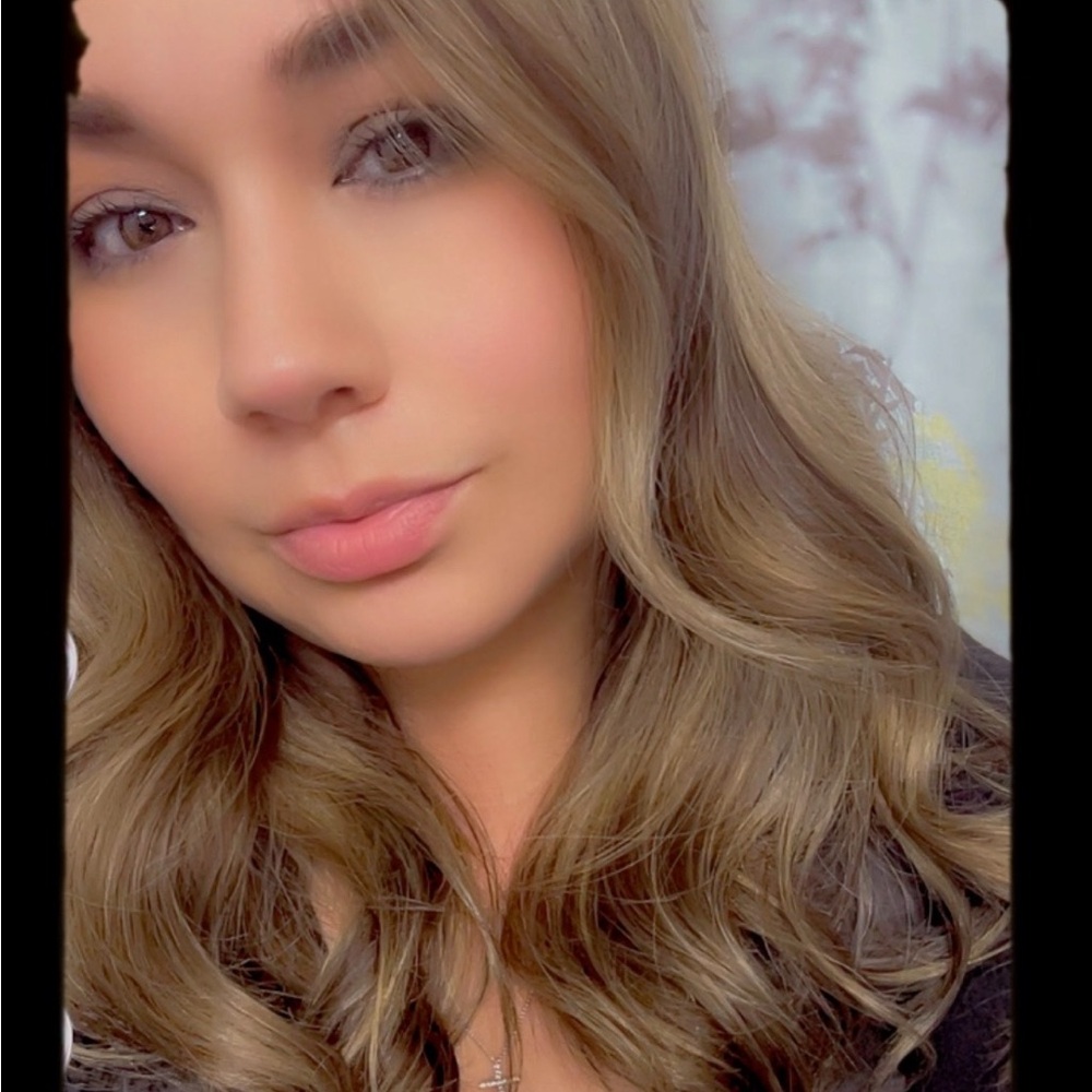Meet your Posher, Mayra
